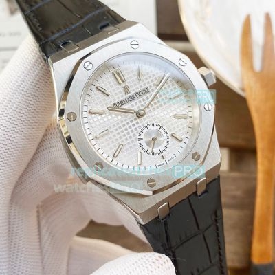 Top AAA Replica Audemars Piguet Royal Oak 1252 Watch SS Silver Dial Black Leather Strap